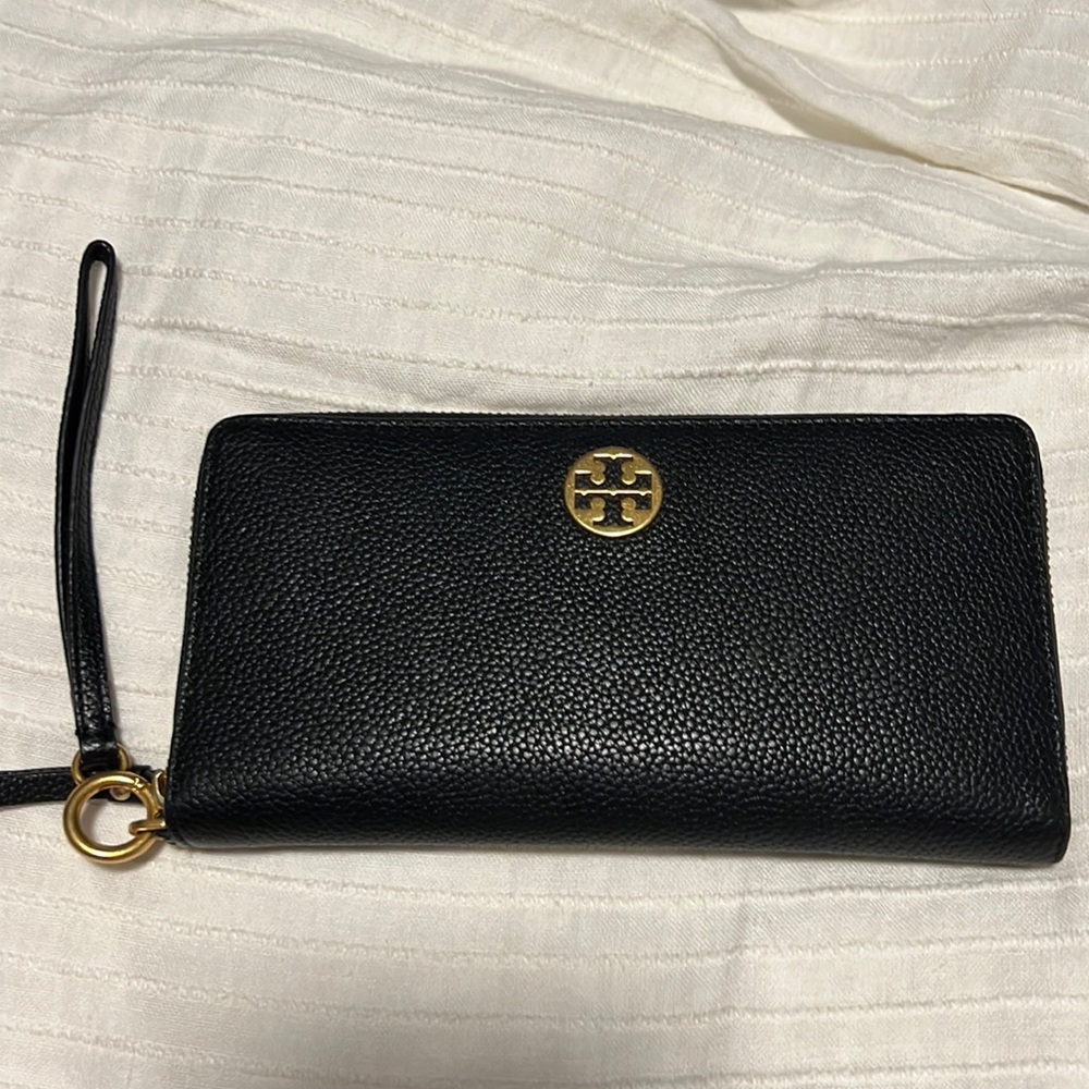 Tory Burch wallet